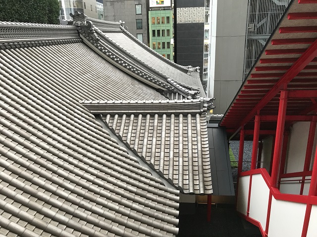 歌舞伎座の屋根の瓦